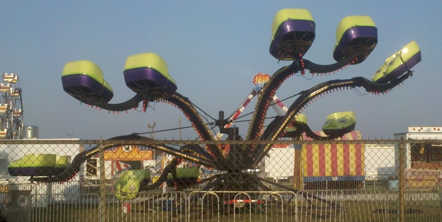 Octopus 8-Arm Midway Ride in Toronto, Mississauga, Hamilton, Markham Ontario